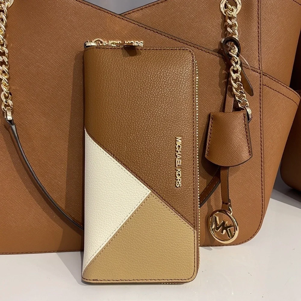 MICHAEL KORS LARGE TRAVEL CONTINENTAL WRISTLET WALLET PHONEHOLDER Luggage Multi